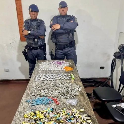 PM de Itapevi prende homem por tráfico de drogas no Jardim Itacolomi