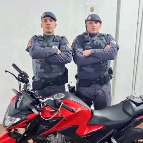 PM de Itapevi prende dupla de receptadores e recupera moto roubada no Centro