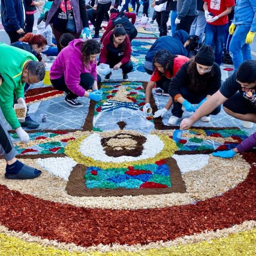Tradição, Fé e História: Tapetes de Corpus Christi tomam conta de Itapevi